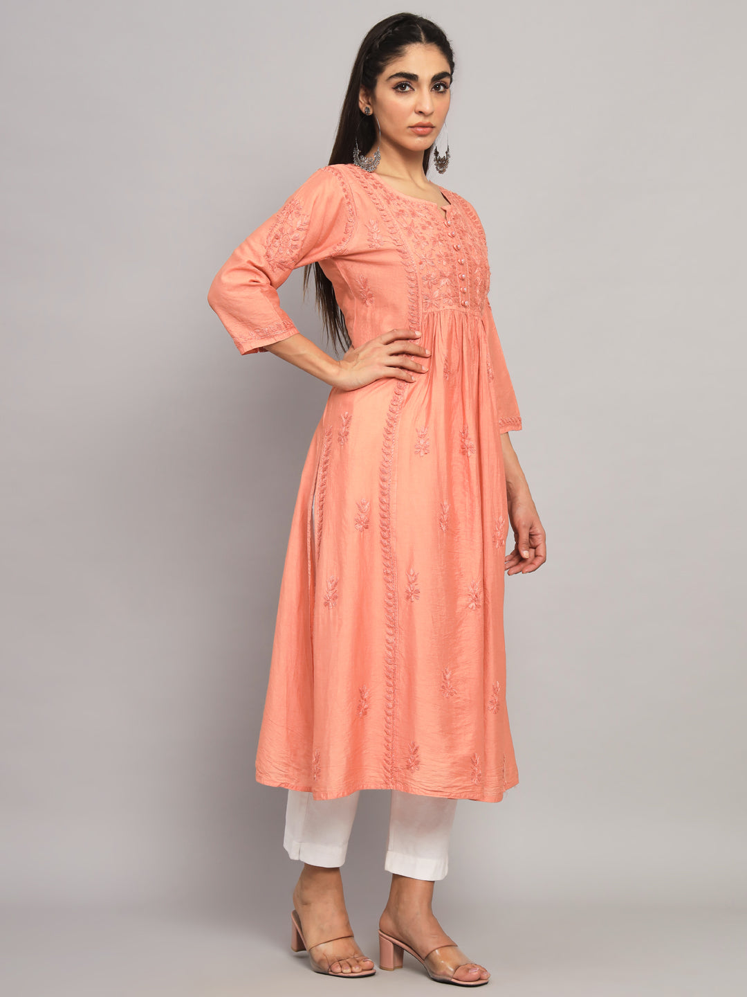 Hand embroidered floral pleated chikankari kurta AL3608