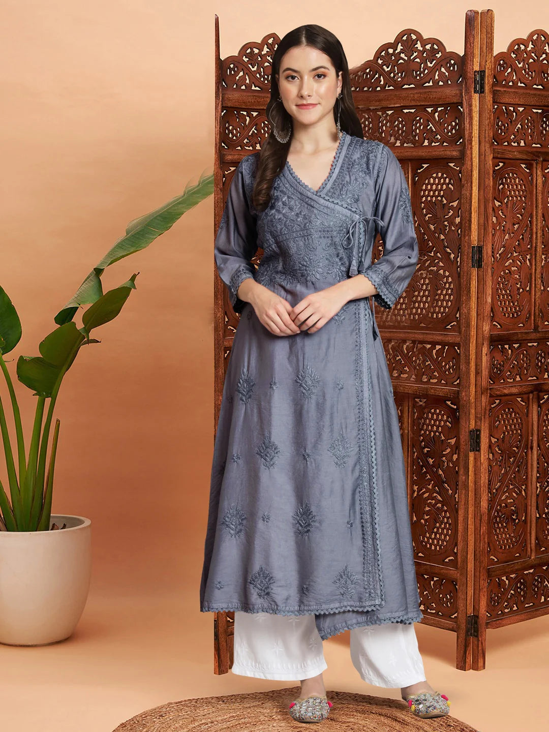 نسائي شيكانكاري مطرز يدويًا Chanderi Angrakha kurta-AL3667